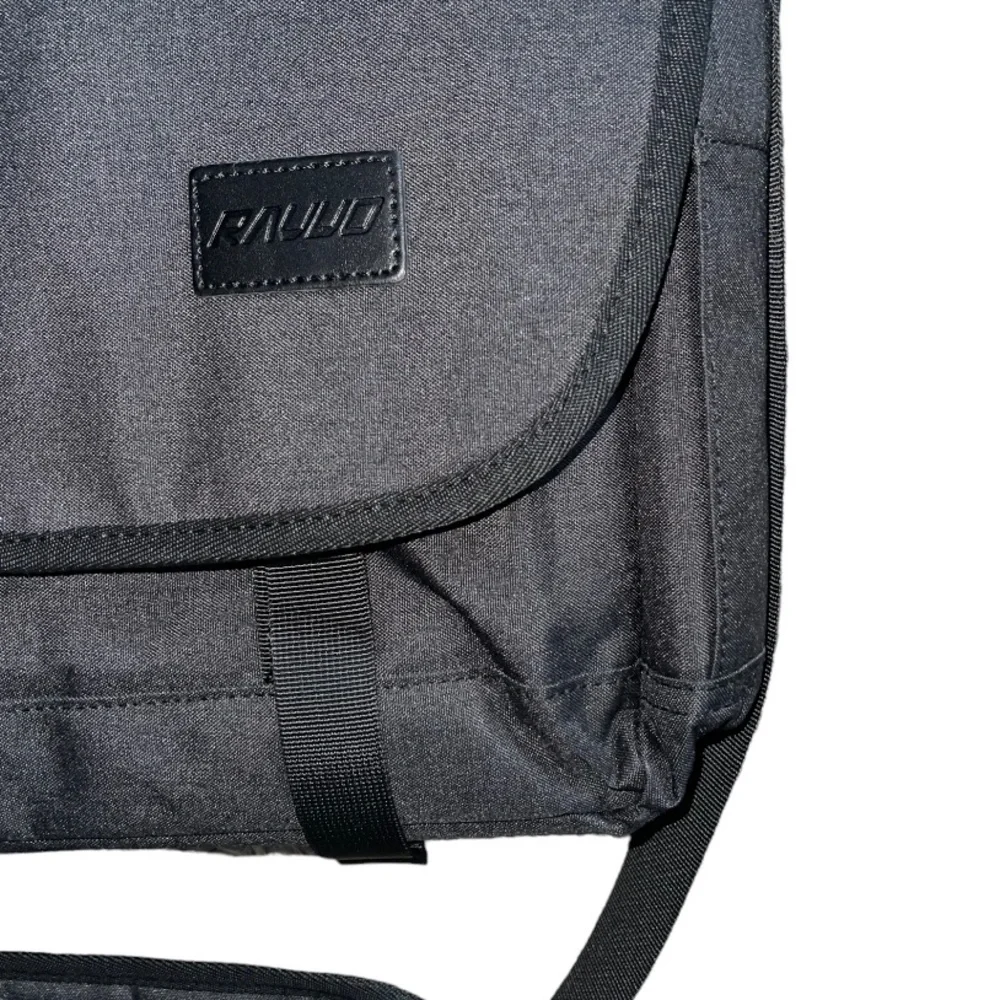 RAVUO Water Resistant Lightweight Messenger Bag/ Satchel 17 Inch-black